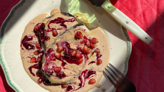 Berenjena en la sandwichera con salsa de miso